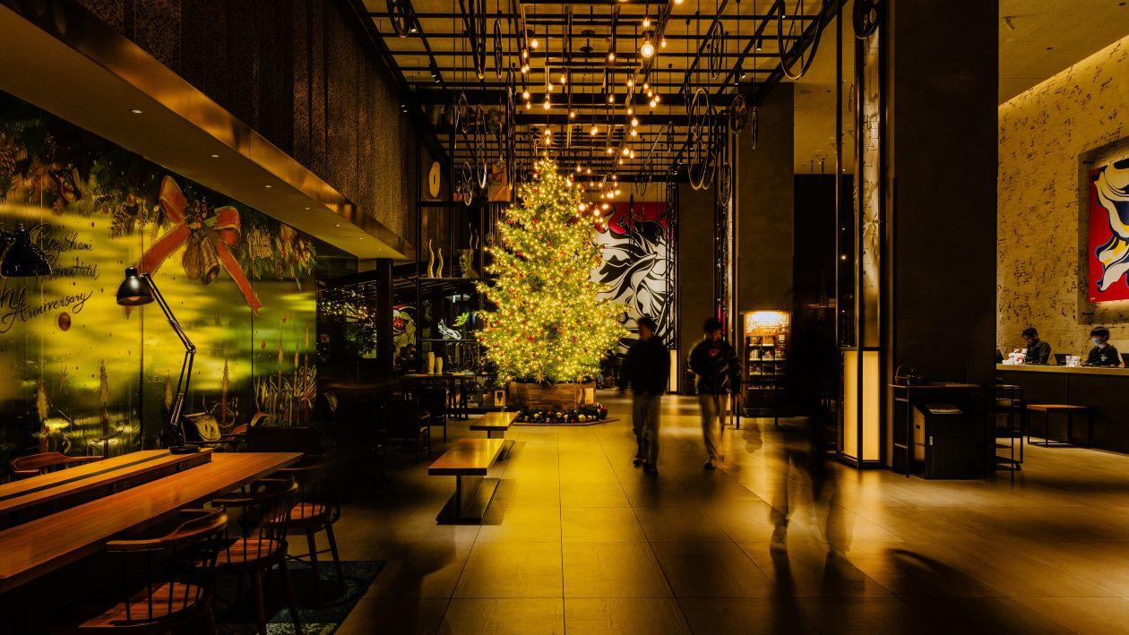 東京ベイ潮見プリンスホテルのロビー＋クリスマスツリー