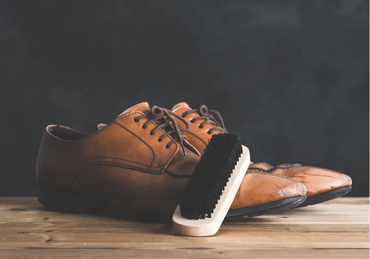 SHOESHINE SERVICE