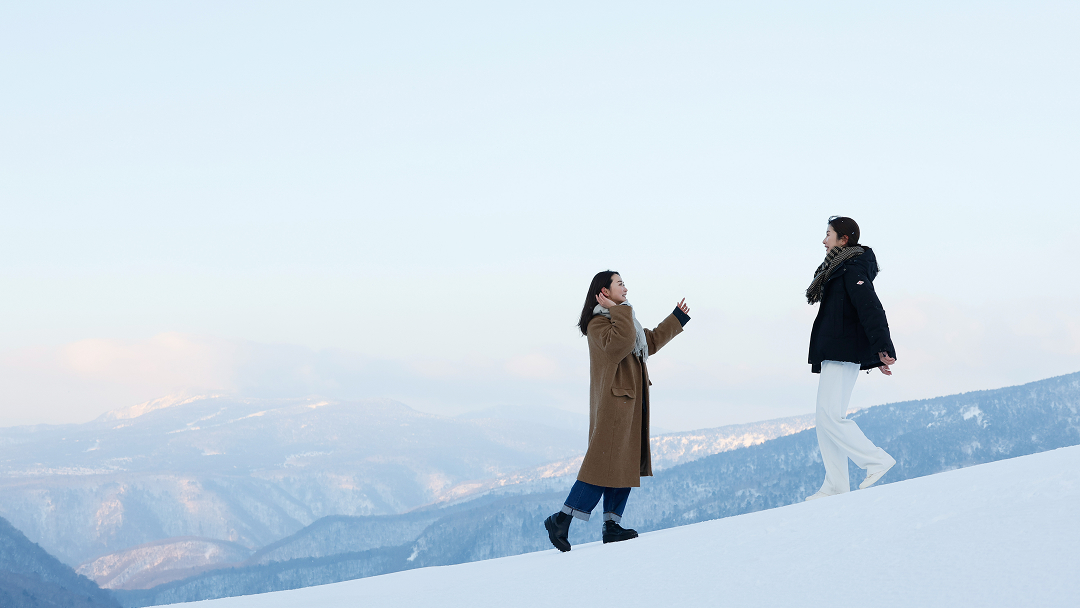 スタッフだけの絶景をあなたへ、スノーラフティング山頂便