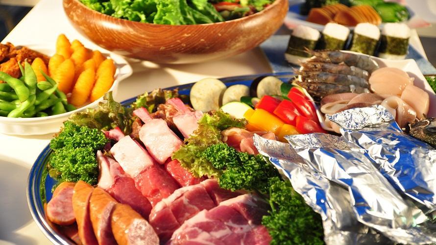 水辺の特等席で、夏の美味しいひとときを。