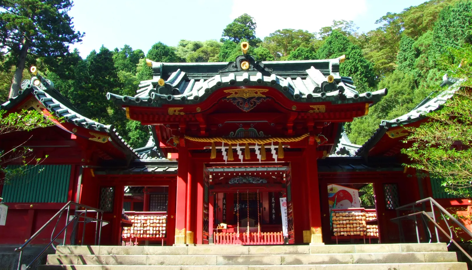 箱根神社から箱根関所までは歩けますか？