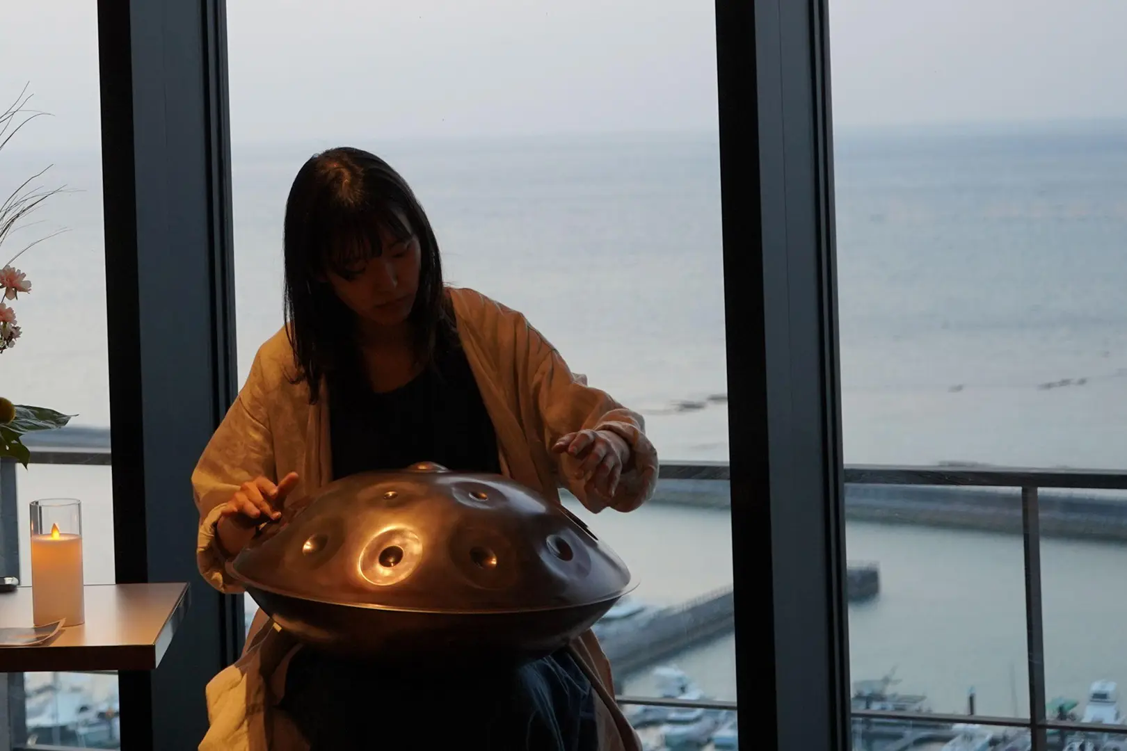 地元のハンドパン奏者のミニライブ『UMIKAJI Twilight handpan』