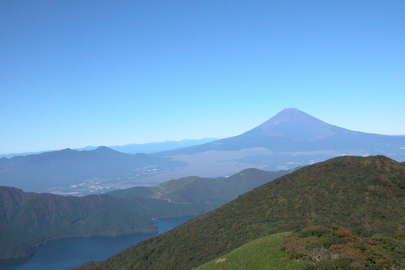 芦ノ湖・箱根外輪山(神奈川県)