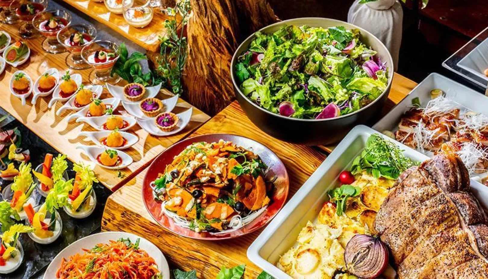 苗場プリンスホテル公式Webサイトより「レストラン しゃくなげのブッフェ料理」