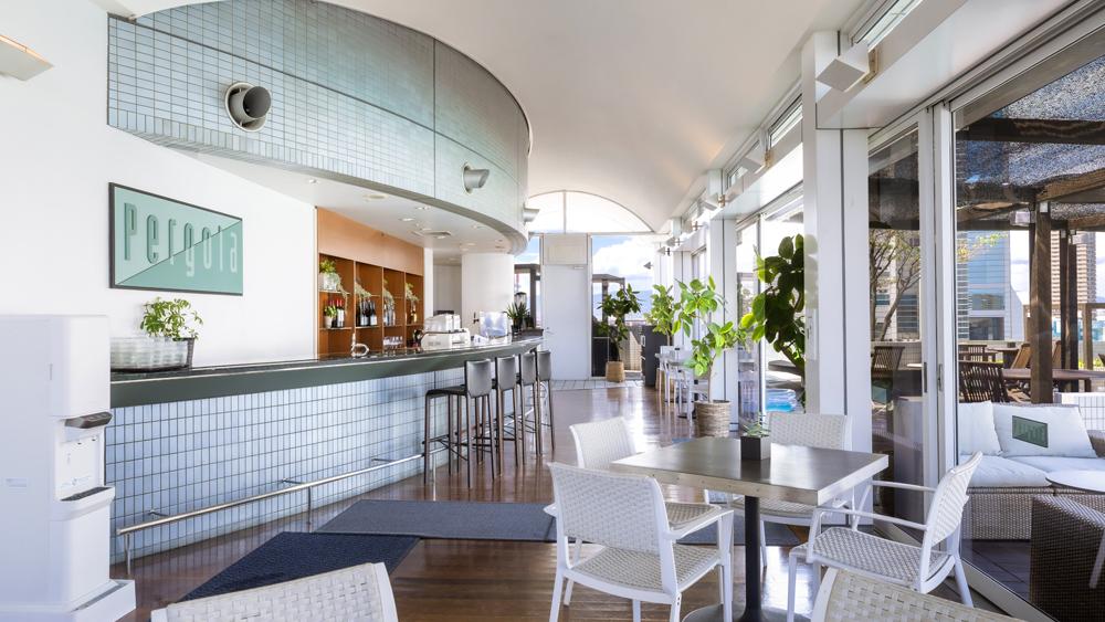 プールサイドレストラン＆バー『ペルゴラ』（期間限定）