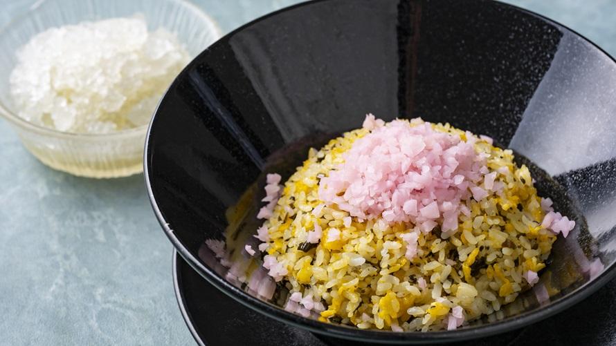 滋賀県産日野菜を使ったスープ炒飯 鶏ガラスープのかき氷