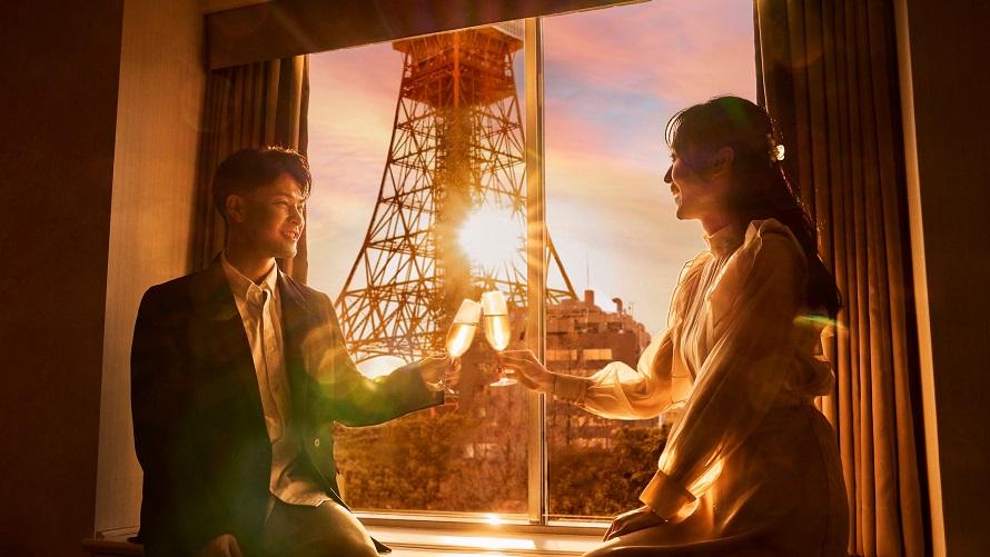 シャンパンを楽しむカップル
